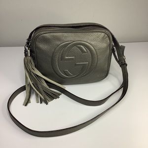 🛍Gucci Calfskin Small Soho Disco Bag Metallic Pewter